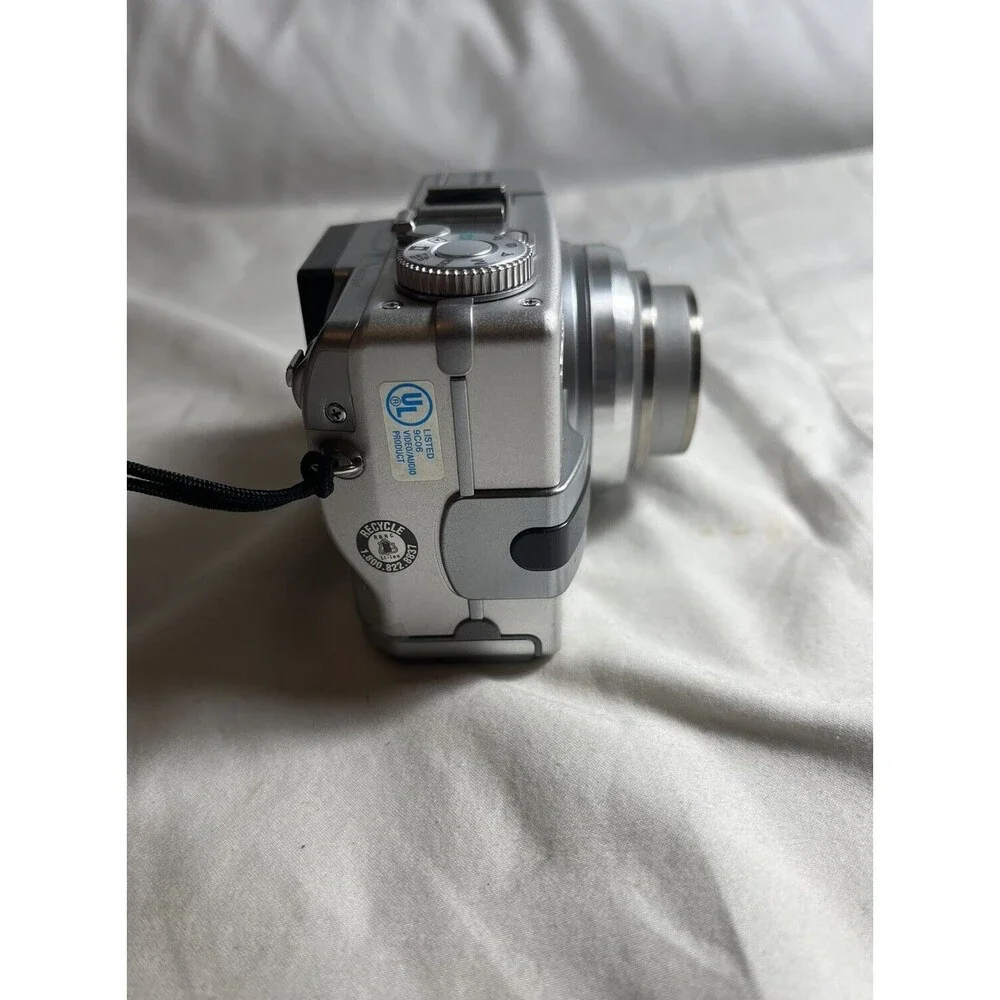 Sony Cyber-shot DSC-V1 5.0MP Digital Camera Silver (Parts/Repair)
